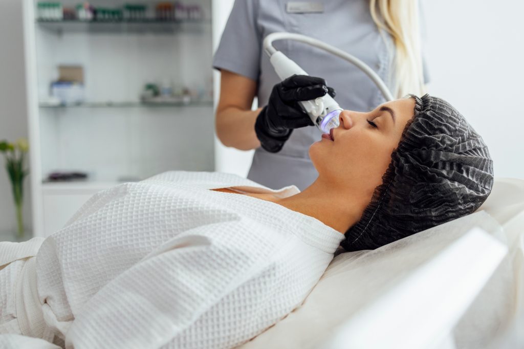 Microneedling 